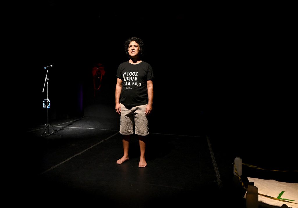 Adelino Costa retorna ao palco com nova temporada de “Não Tem Meu Nome” no Teatro Arthur Azevedo