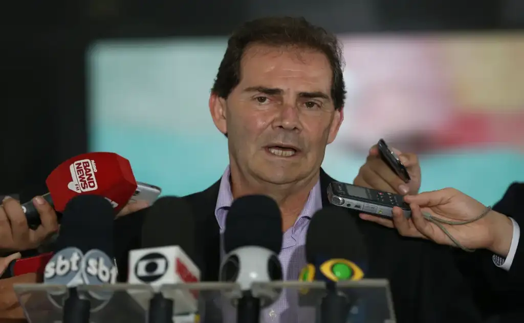 Relator afirma que é preciso “deixar a poeira baixar”; Centrão teme efeito "PEC da Bandidagem"