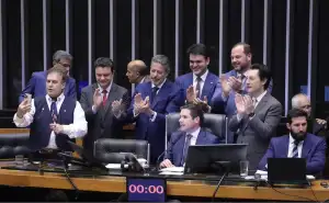 Câmara aprova urgência para criação da bancada cristã