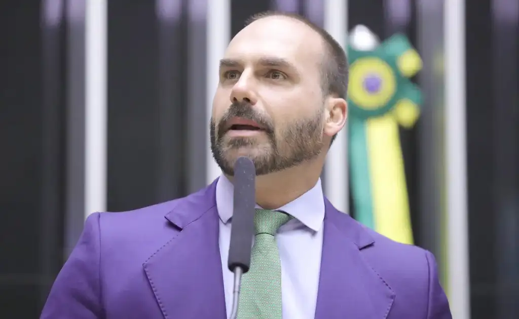 Parlamentar foi denunciado pela PGR por coação no curso do processo