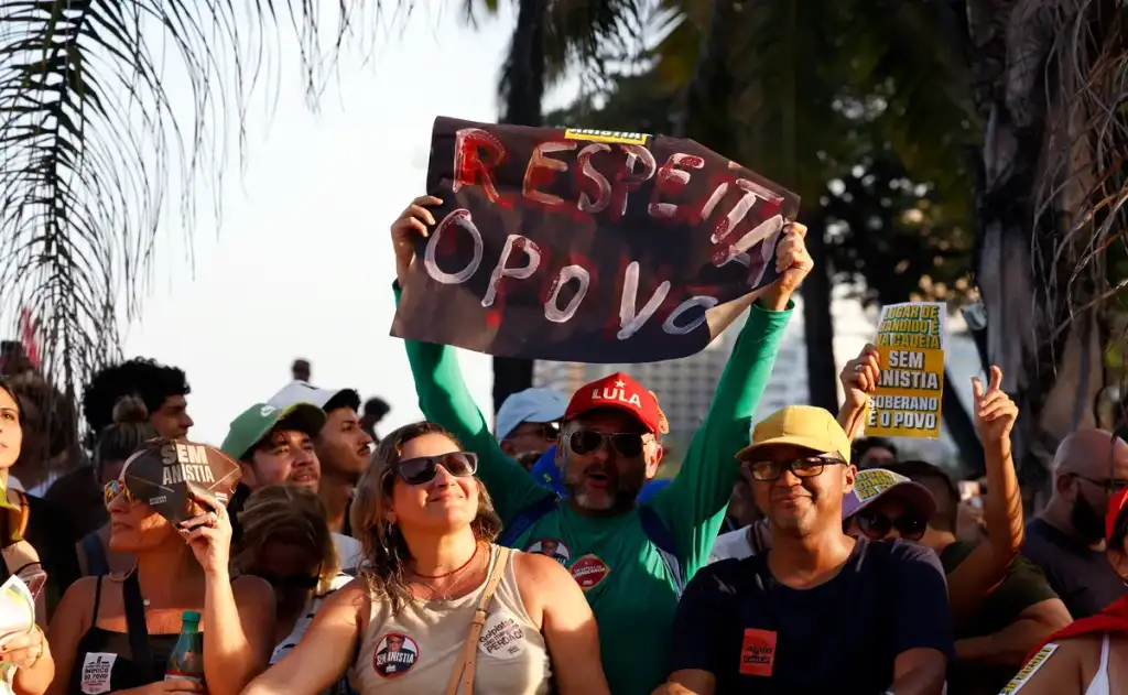 Ao forçar a votação da “PEC da Bandidagem” e da anistia, oposição acendeu a ira popular e teve que recuar