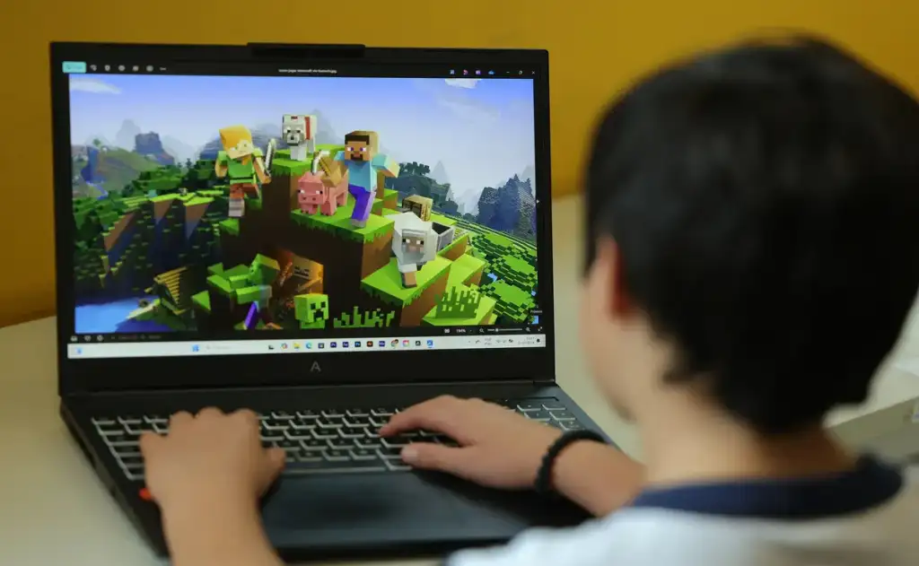 Proposta também obriga as plataformas de internet a removerem em um prazo de 48 horas imagens e vídeos relativos a crianças e adolescentes