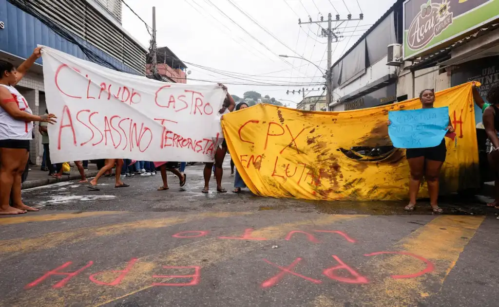 Vida dos moradores das favelas está sendo tratada como “dano colateral em operações", diz federação