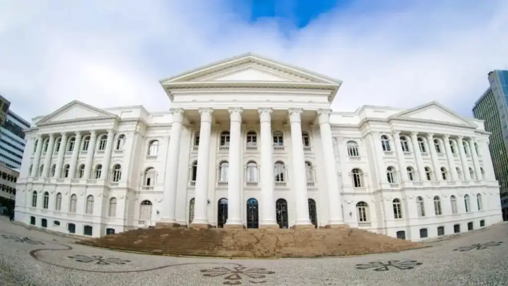 Universidade Federal do Paraná