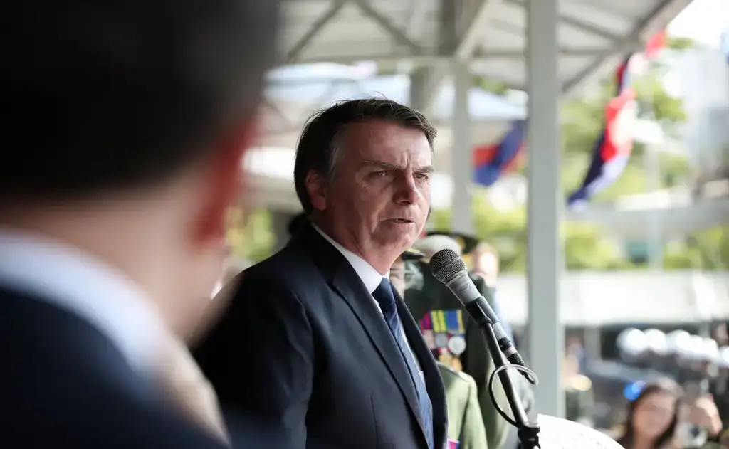 Em prisão domiciliar, ex-presidente tem articulado as discussões para a escolha dos candidatos da extrema direita ao Senado