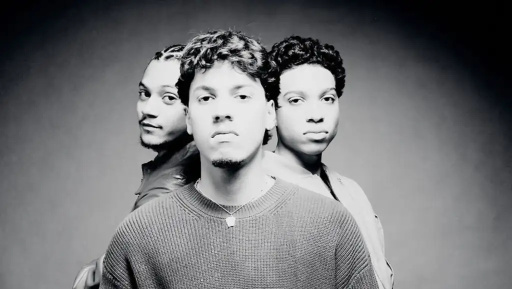 formação reúne os jovens Gabriel e B, ambos com 19 anos, netos de Djavan, e Inas, de 18, filho do artista