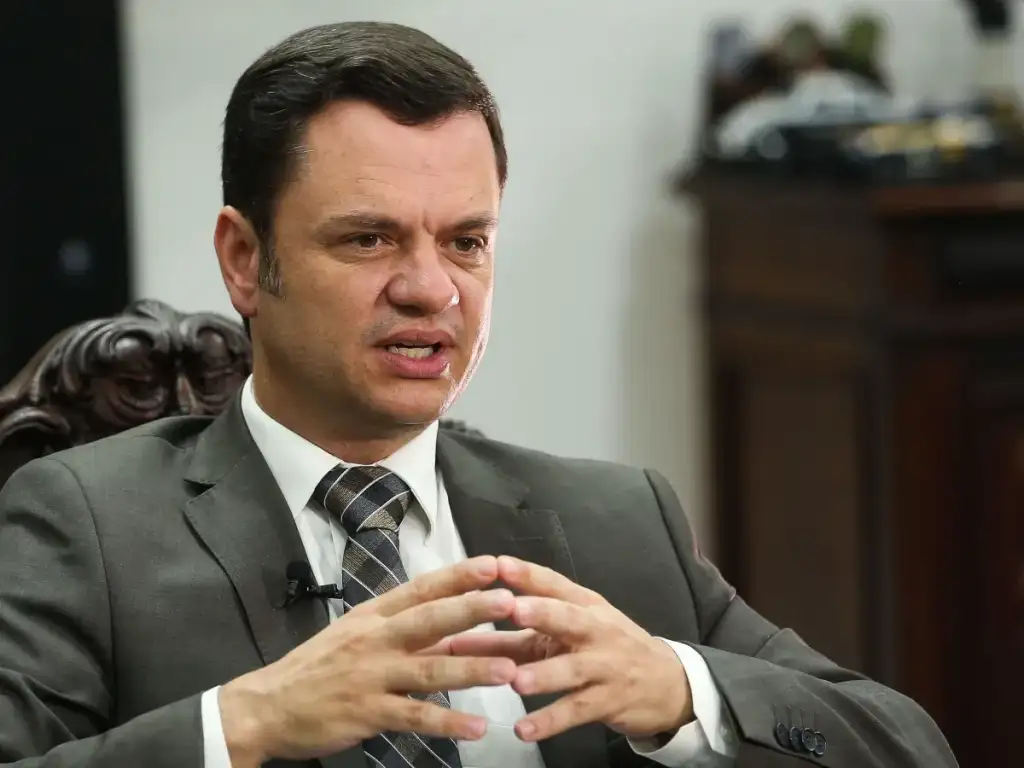 STF divulga imagens da “Papudinha”, sala onde Anderson Torres cumpre pena por golpismo; local parece um hotel