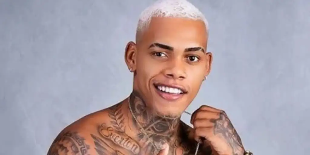 Cantor VT Kebradeira é preso no DF por injúria racial e ameaças a passageira em ônibus