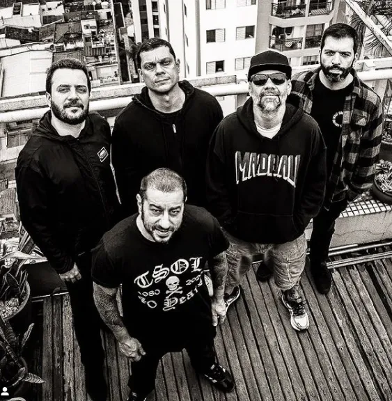 Dando continuidade à celebração pelos 30 anos de carreira, o CPM 22 lança o single “30 Anos Depois”