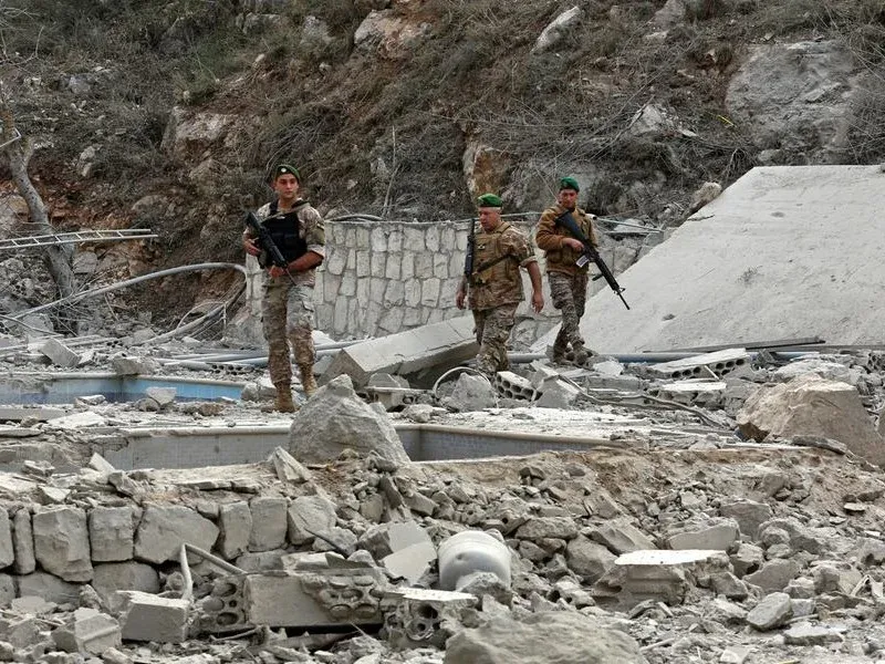 Israel rompe cessar-fogo e bombardeia campo de refugiados no Líbano, deixando 13 mortos