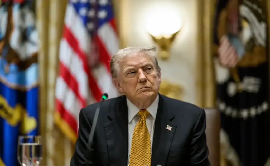 Proposta ganhou impulso após divulgação de e-mails em que Epstein afirma que presidente sabia de esquema de exploração sexual de menores