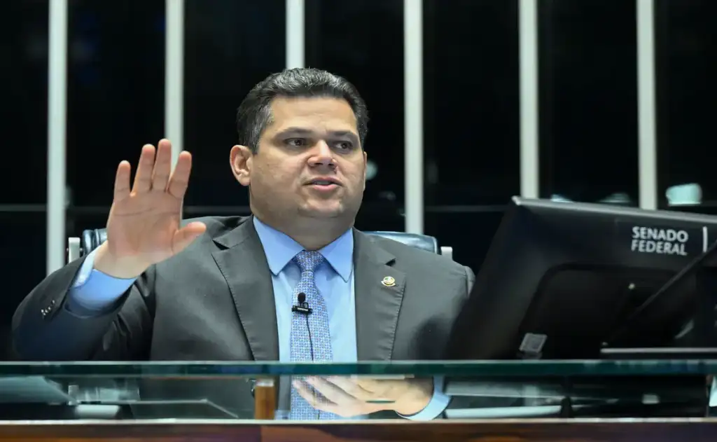 A indicação de André Mendonça foi oficializada em 13 de julho de 2021, e a sabatina e votação no plenário do Senado, que ocorreu em 1º de dezembro de 2021