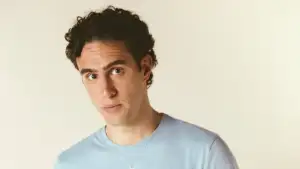 Zeca Veloso lança “Boas Novas”, álbum solo de estreia