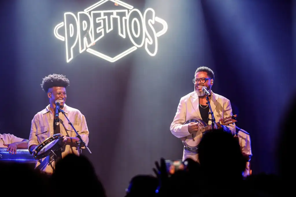 O álbum está intrinsicamente ligado ao Quintal dos Prettos, projeto idealizado pela dupla que se consolidou como um importante polo de preservação e difusão do samba na atualidade