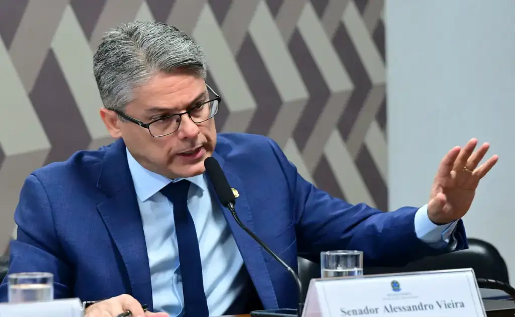 De acordo com parlamentar, os condenados pelos atos golpistas de 8 de janeiro estão sendo usados como “massa de manobra”