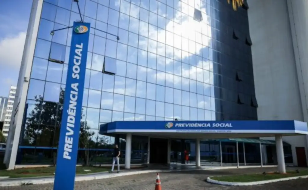 Aposentadorias teto constitucional