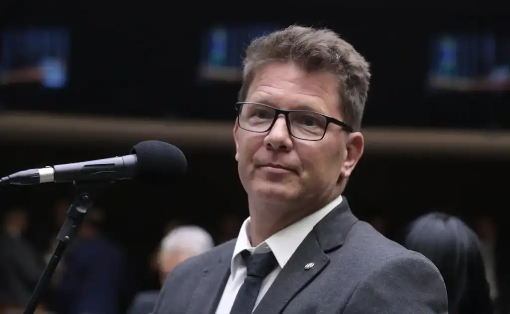 Além de Moura, a obra dirigida pelo também brasileiro Kleber Mendonça ganhou o Globo de Ouro de melhor filme de língua não inglesa